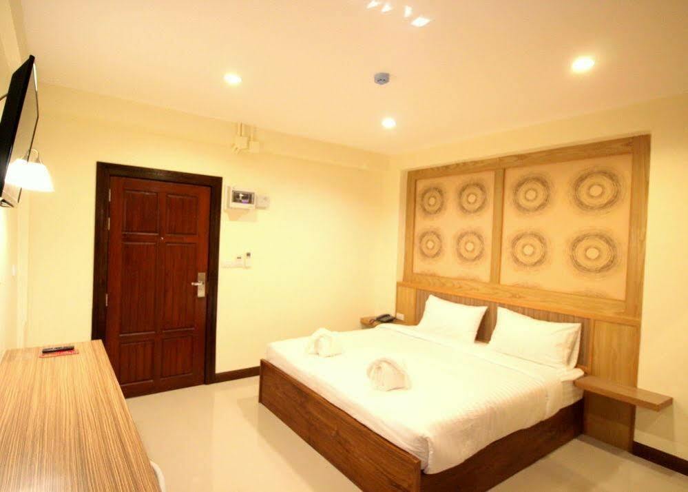 Monmuang Hotel Chiang Mai Exterior photo